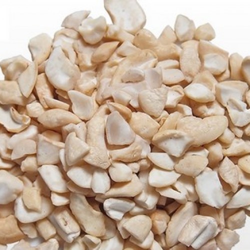Hạt điều vỡ vụn SP (hoặc: hạt điều bị vỡ mảnh vỡ nhỏ, tiếng Anh: cashew nuts small pieces, cashew small pieces) là loại hạt điều bị vỡ thành các mảnh vỡ nhỏ.