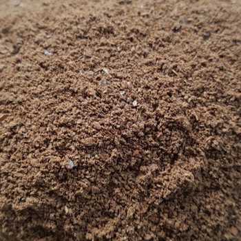 The mixing formula is usually: 68% fly manure, 30% biochar, probiotics, 2% additives, 50% moisture, fermented by semi-aerobic annealing method, then recovered.
