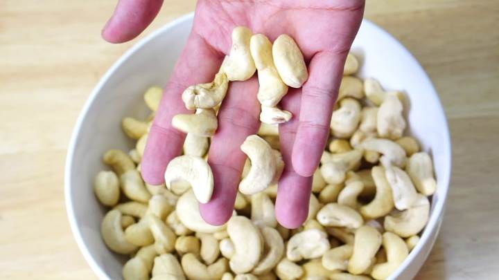 Whole White Cashew Nut Kernels - The Healthy Food