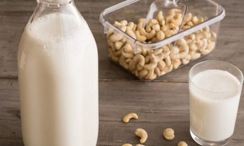 Hạt Điều làm sữa và sinh tố